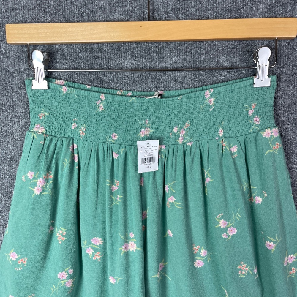 NEW American Eagle Floral Shorts Size M Green New Smocked Waist Viscose - Picture 3 of 9